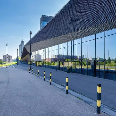 아파트 Katowicka Comfy Next To Spodek By Renters