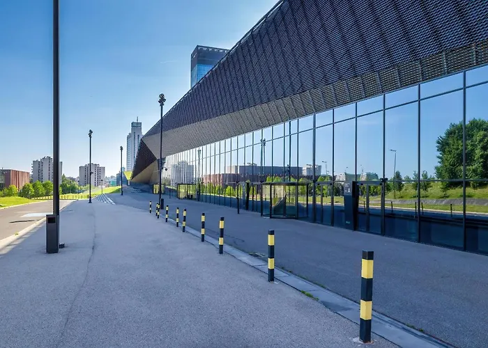 Daire Katowicka Comfy Next To Spodek By Renters